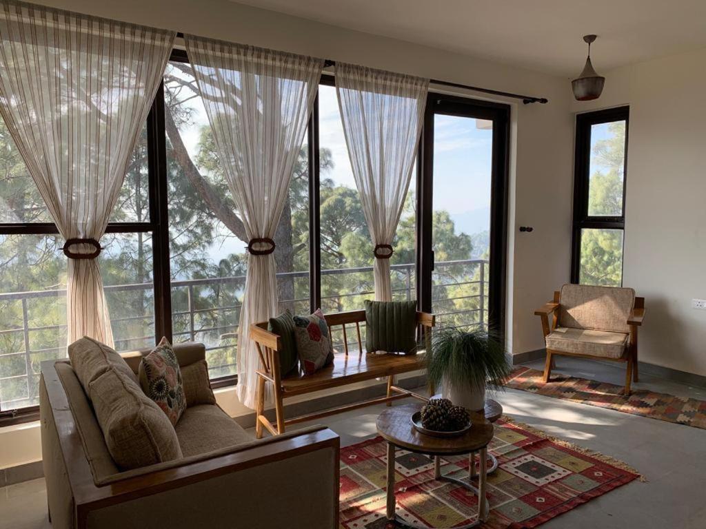 Blusalzz Escapade Resort Лансдаун Екстериор снимка